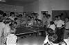 Societat. Torneig de ping pong al saló parroquial. Principis dècada 1970.
