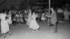 Societat. Ball a la plaça. Finals dècada 1940.