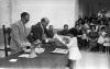 Societat. Lliuramente de diplomes, a les escoles. Principi dècada 1960.