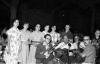 Societat. Boleros a la plaça.  Dècada 1950.