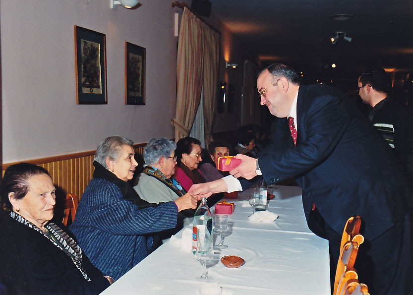 Sant Honorat, 2002. Homenatge a les persones majors de 80 anys.